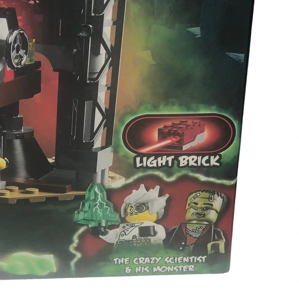 Lego 9466 Monster Fighters Crazy Scientist & His Monster Retired
